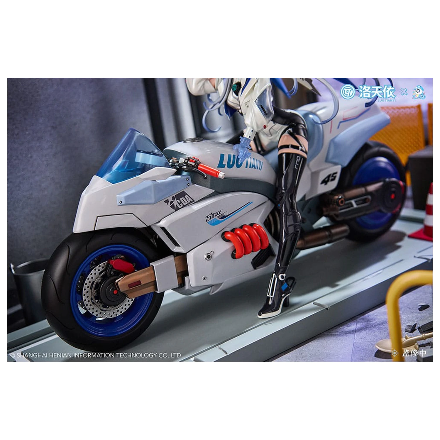 Vsinger PVC socha 1/7 Vsinger Luo Tianyi Retro-Future Storm Driver Ver. 23 cm produktová fotografia