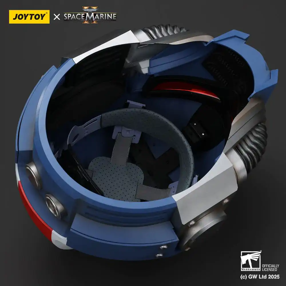 Warhammer 40,000: Space Marine 2 Replika prilba Ultramarines Lieutenant Titus 30 cm produktová fotografia