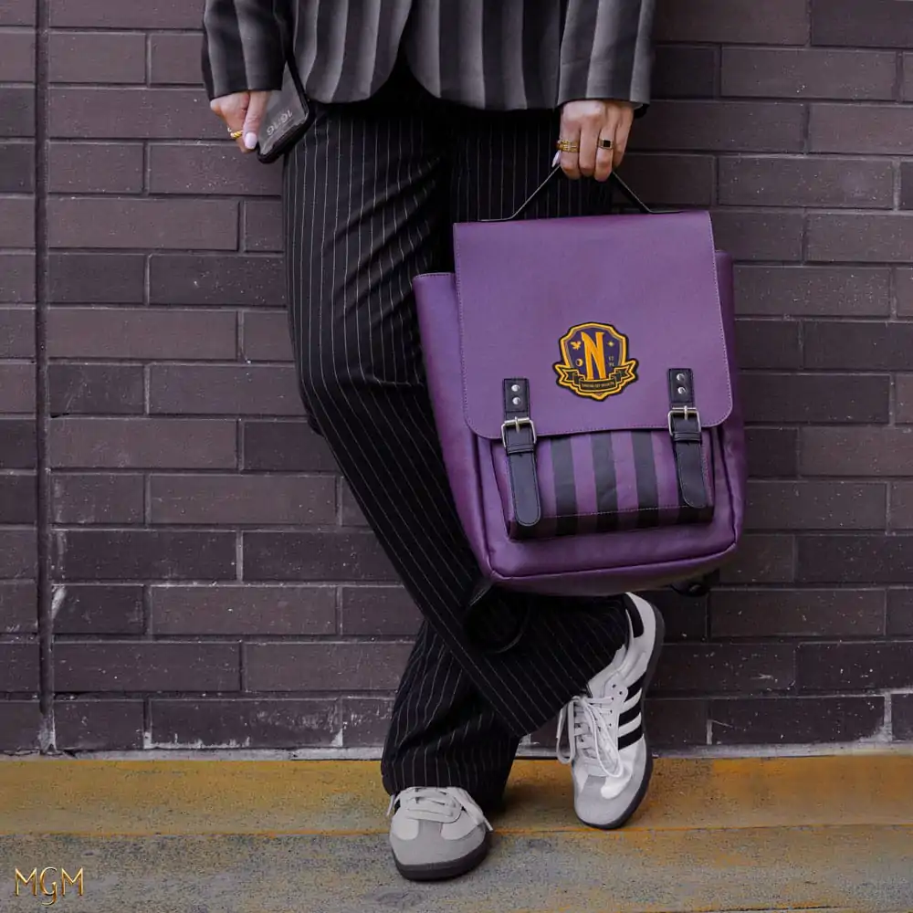 Wednesday ruksak Nevermore Academy Purple produktová fotografia