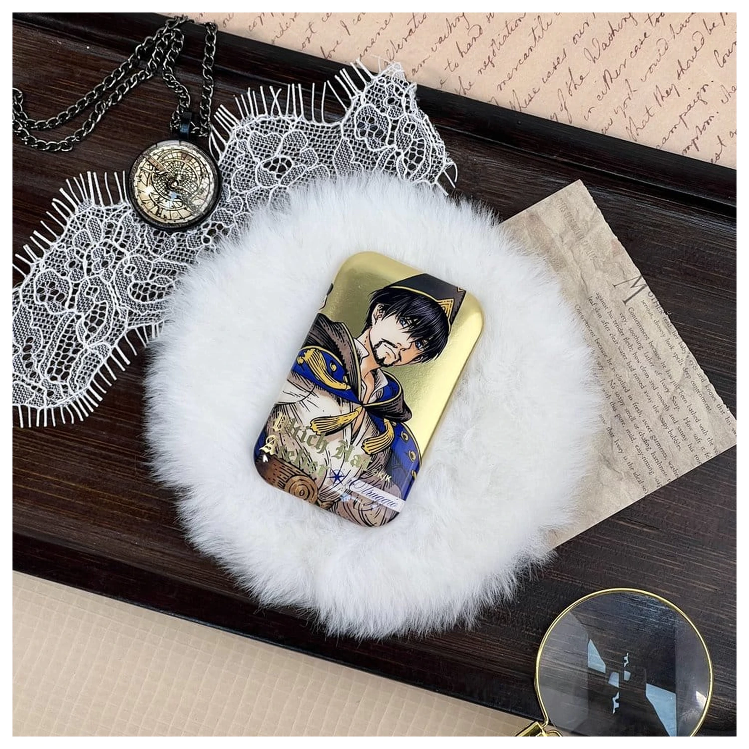 Witch Hat Atelier Pin Olruggio produktová fotografia