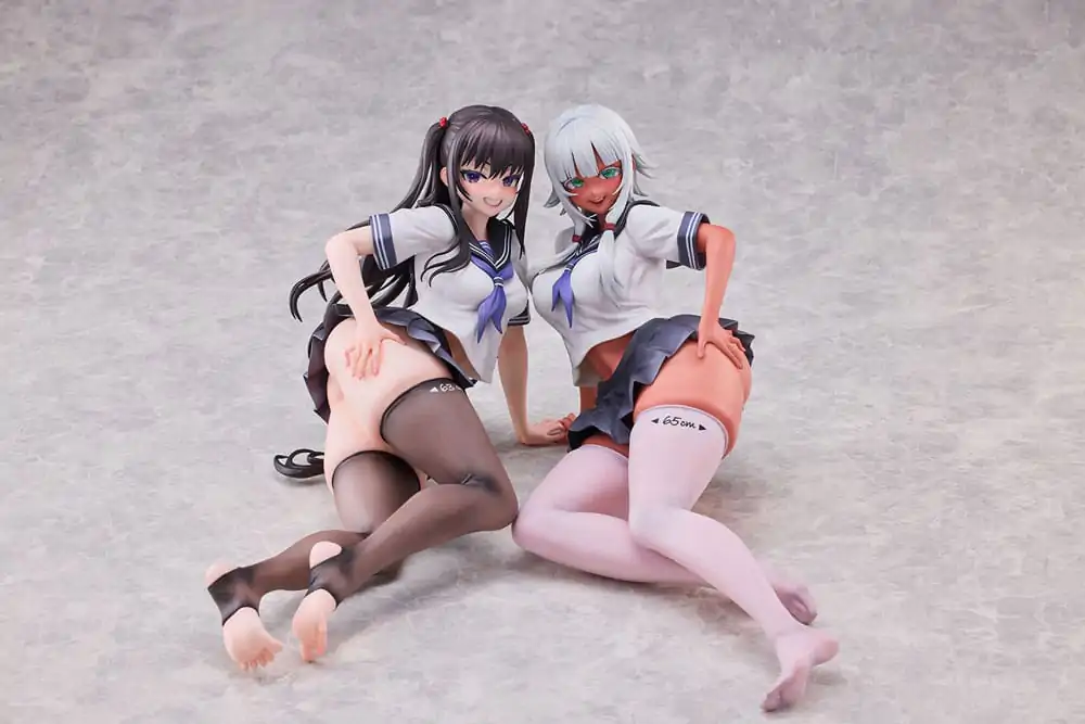 World Where the Thickness of a Girl's Thighs is Equal to Her Social Status Statues 1/5 Raura Aiza &amp; Iroha Shishikura 14 cm termékfotó