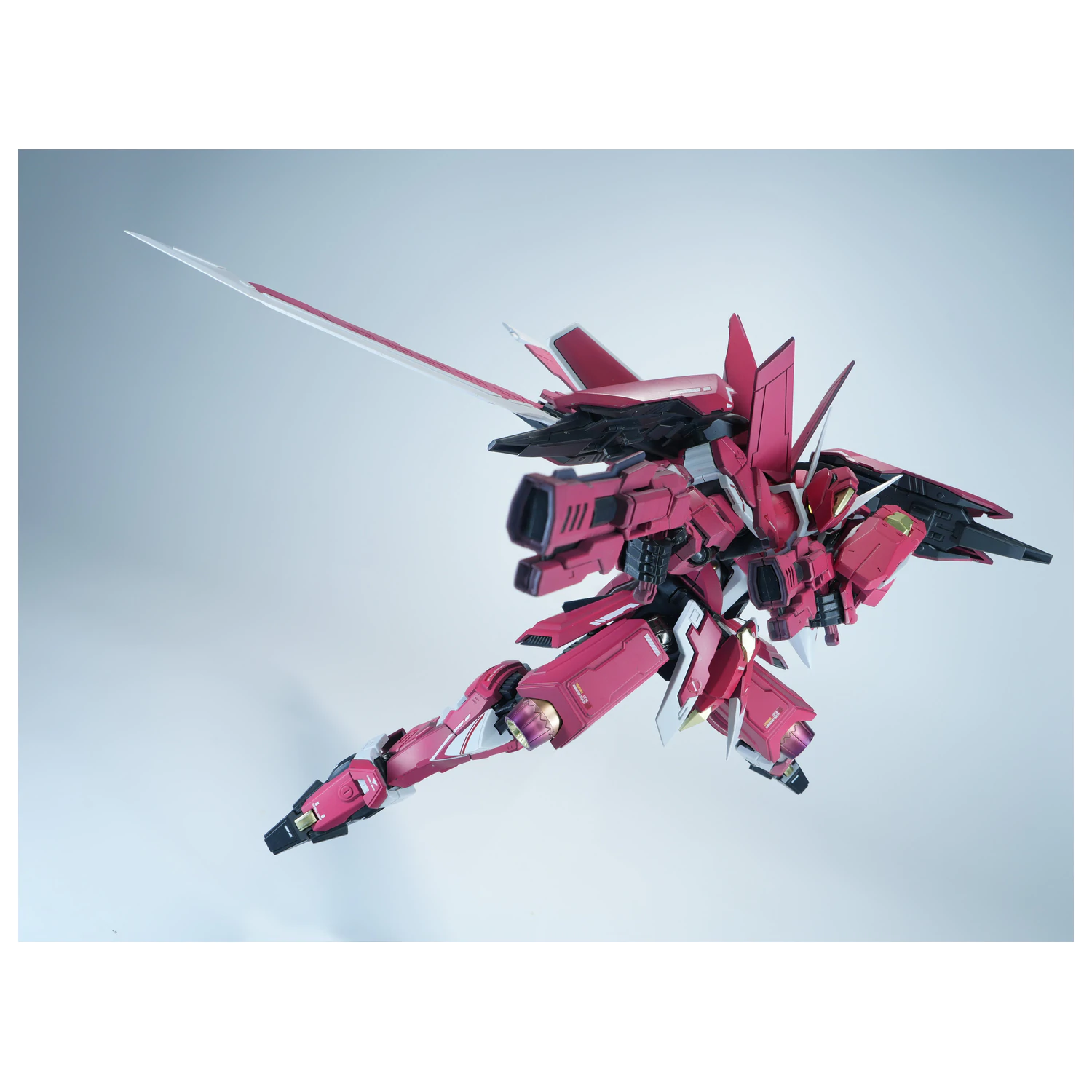 X-PLAY J-20 Cang Wei Crimson Flowing Gold Model Kit 21 cm produktová fotografia