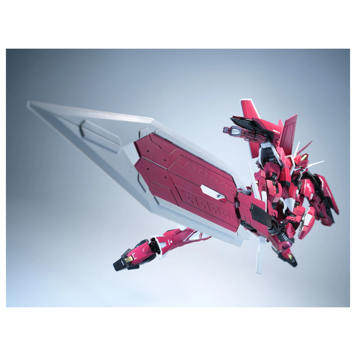 X-PLAY J-20 Cang Wei Crimson Flowing Gold Model Kit 21 cm produktová fotografia