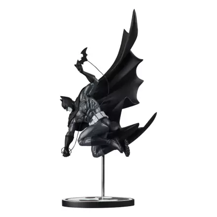 DC Direct Batman Black & White Statue 1/10 Batman by Inhyuk Lee 25 cm termékfotója