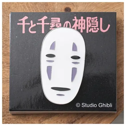 Spirited Away odznak No Face detailný záber produktová fotografia